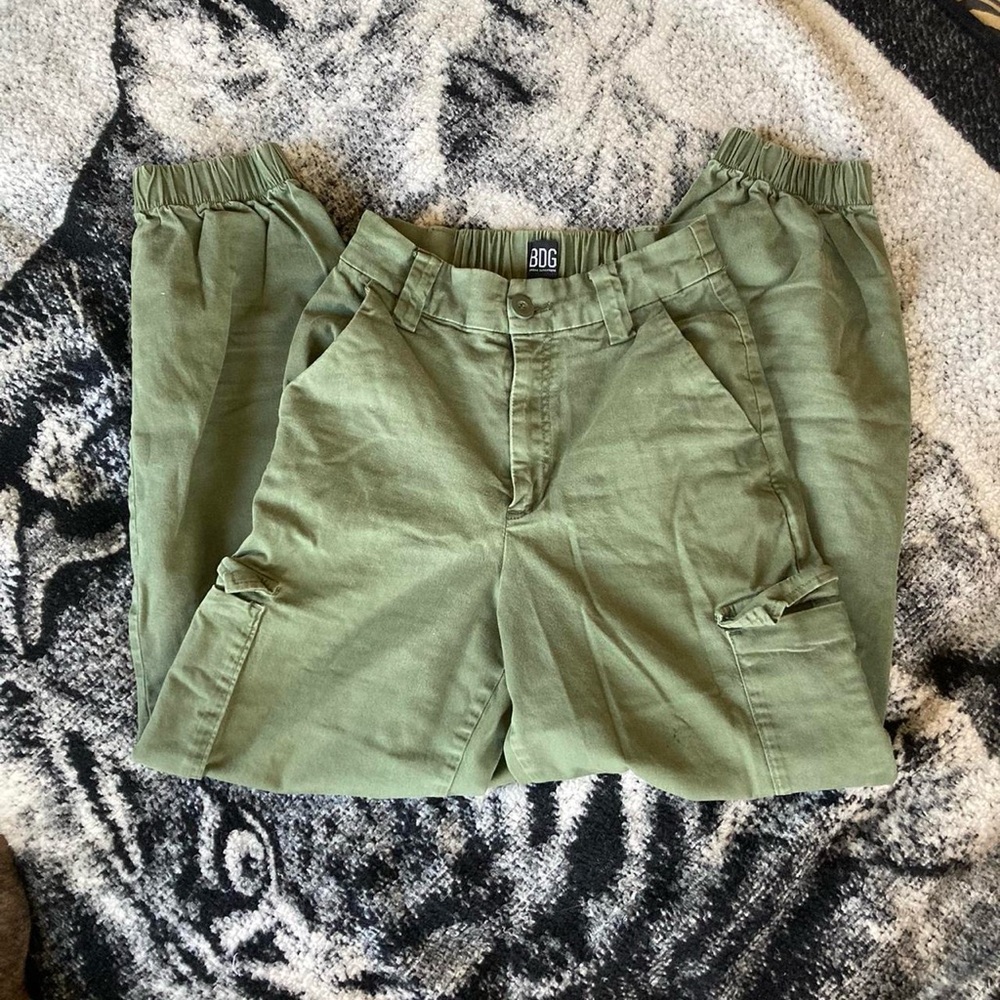 BDG olive green cargo pants, size small